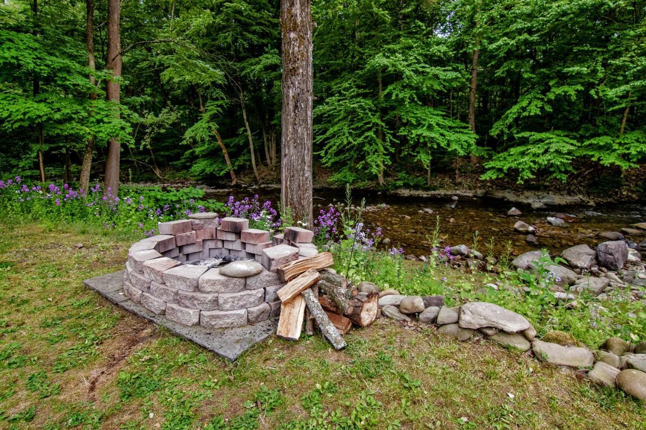 Cabin By The Creek With Private Creek Access Tannersville Exterior photo